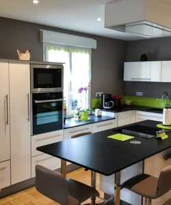 Cuisine sur mesure, blanc, vert et noir