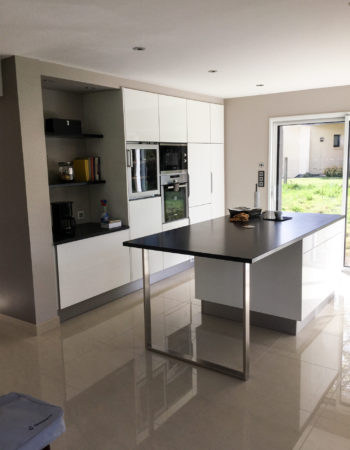 Cuisine avec e l'espacen sur mesure, cuisines Marrec à Pont Aven