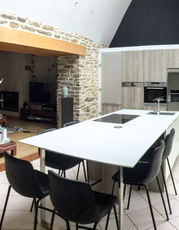 Du Quartz blanc dans la cuisine, sur mesure, cuiines Marrec à Pont Aven