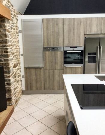 Du Quartz blanc dans la cuisine, sur mesure, cuiines Marrec à Pont Aven