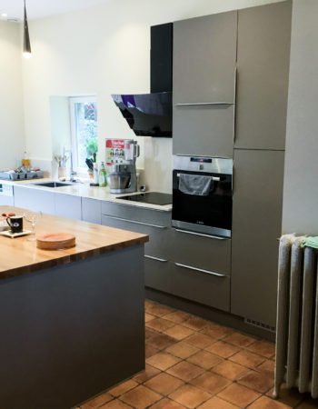 Verrière, cuisine ouverte sur la maison sur mesure, cuisines Marrec à Pont Aven