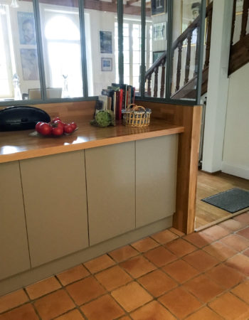 Verrière, cuisine ouverte sur la maison sur mesure, cuisines Marrec à Pont Aven