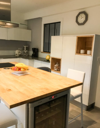 Cuisine avec verrière, ouverte sur le séjour