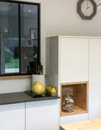 Cuisine avec verrière, ouverte sur le séjour