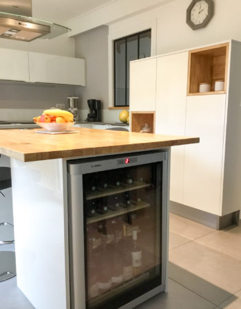 Cuisine avec verrière, ouverte sur le séjour